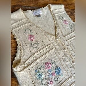 Jenny Vintage 90’s Floral Embroidered Knit Sleeveless Vest Cottagecore Medium